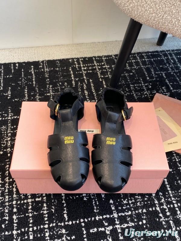 2025 Women Miu Miu Black Leather Flat Roman Sandals