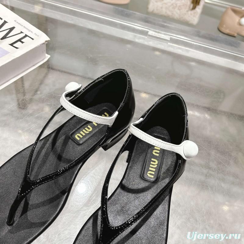 2025 Women Miu Miu Black Patent Leather T-strap Sandals With Contrast Strap KFY00289 (F)