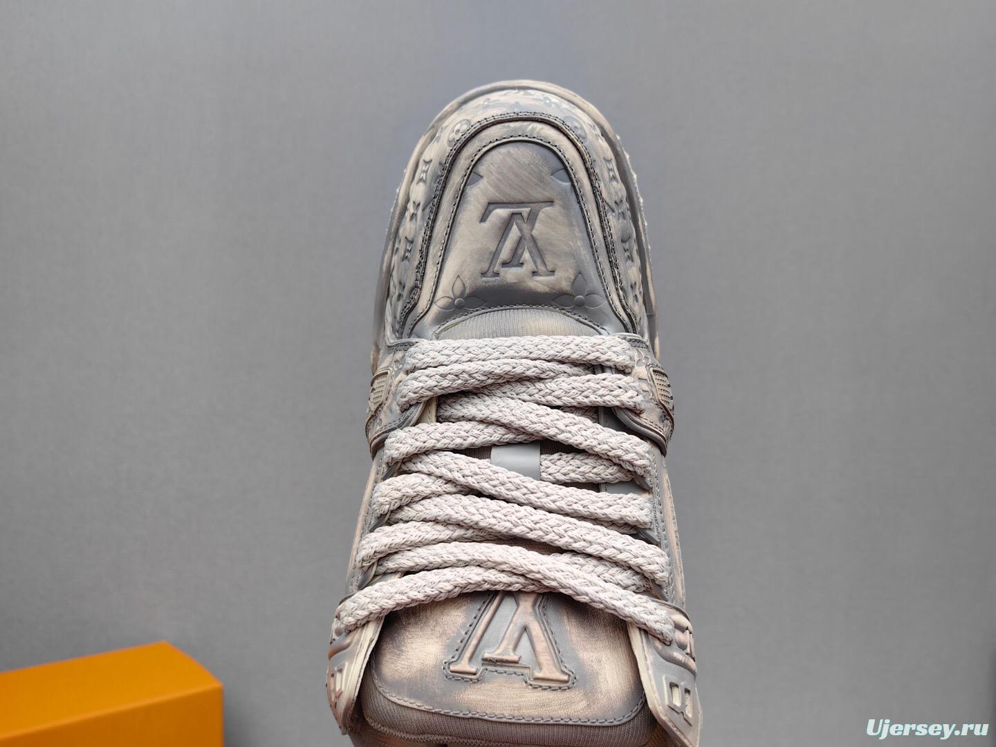 2025 Unisex Louis Vuitton Silver Leather Plimsolls Top Version KFY00510