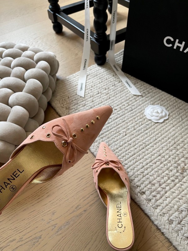2025 Women Chanel Pink Suede Mules