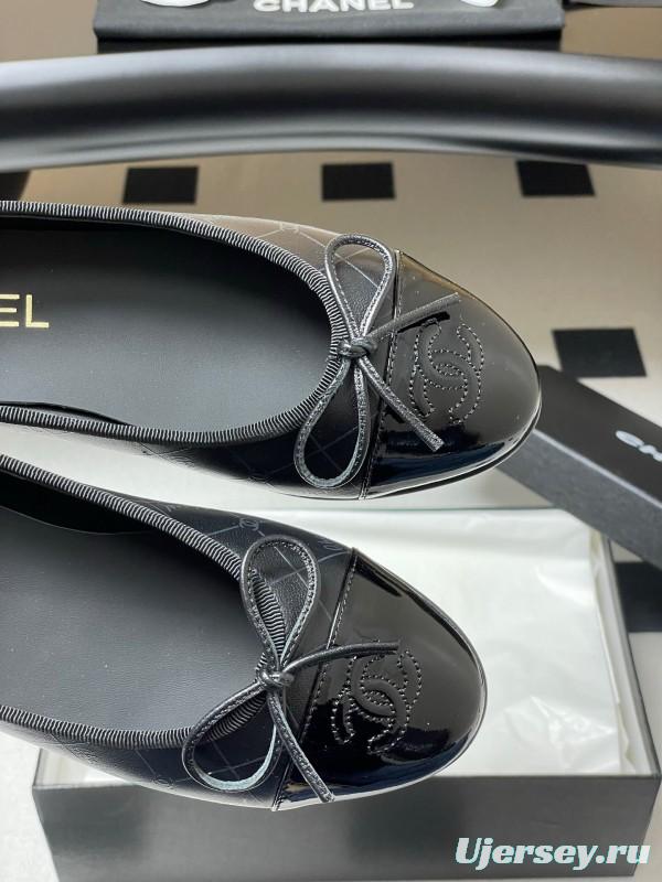 2025 Women Chanel Black Patent Leather Ballet Flats