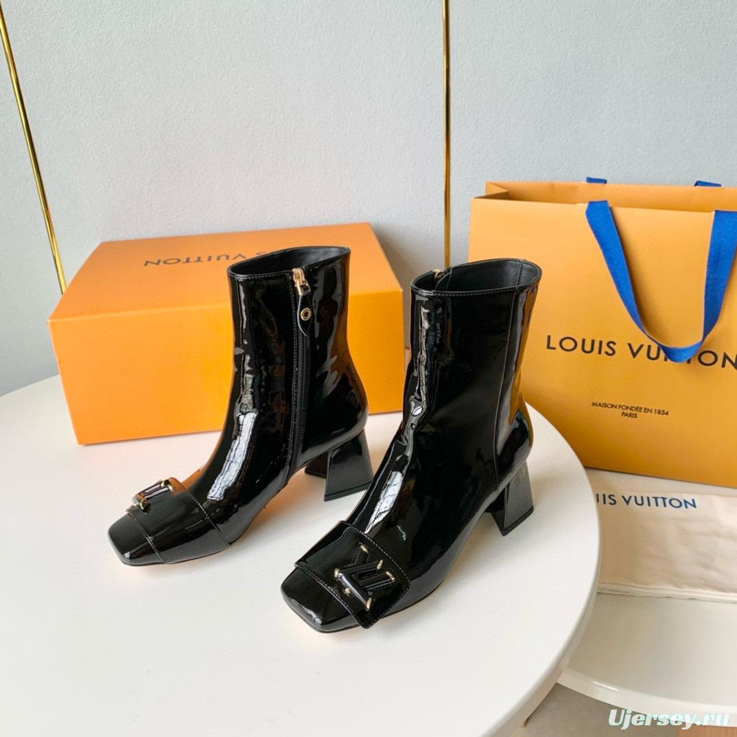2024 Women Louis Vuitton Black Patent Leather Ankle Boots MJ00420