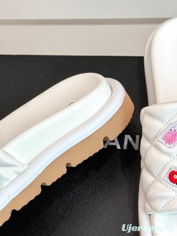 2025 Slippers Chanel White Leather Women Slippers KFY00260