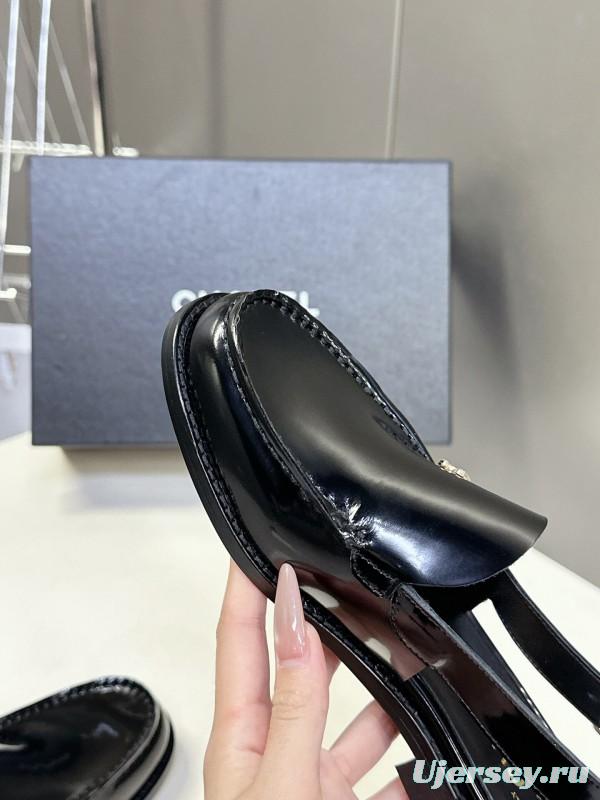 2025 Women Chanel Black Leather Loafers CC Logo KFY00300