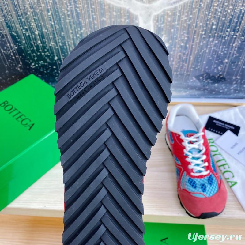 2025 Unisex Bottega Veneta Red Blue Mesh Suede Runner Sneakers Geometric Pattern LY00310