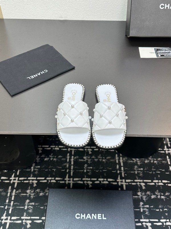 2025 CHANEL White Leather Slippers