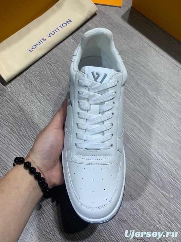 2024 Men Louis Vuitton White Leather Sneakers MJ00380