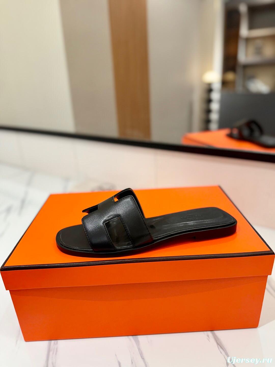 2025 Women Hermès Black Leather Slippers