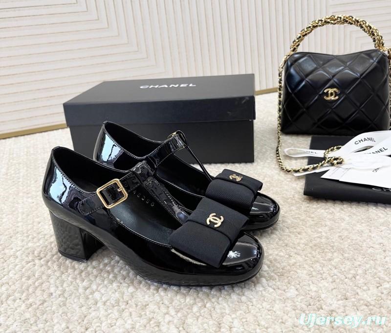 2025 Women Chanel Black Patent Leather Mary Jane Bow KFY00310