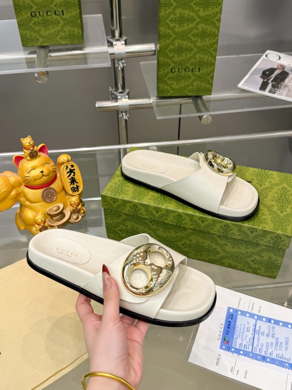2025 Gucci White Leather Slippers KFY00210