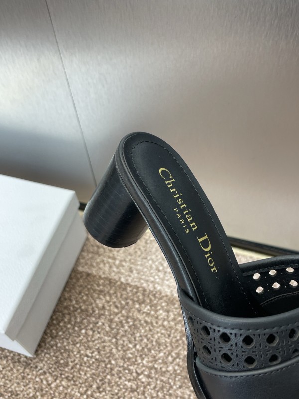 2025 Women Dior Black Leather Slippers KFY00310