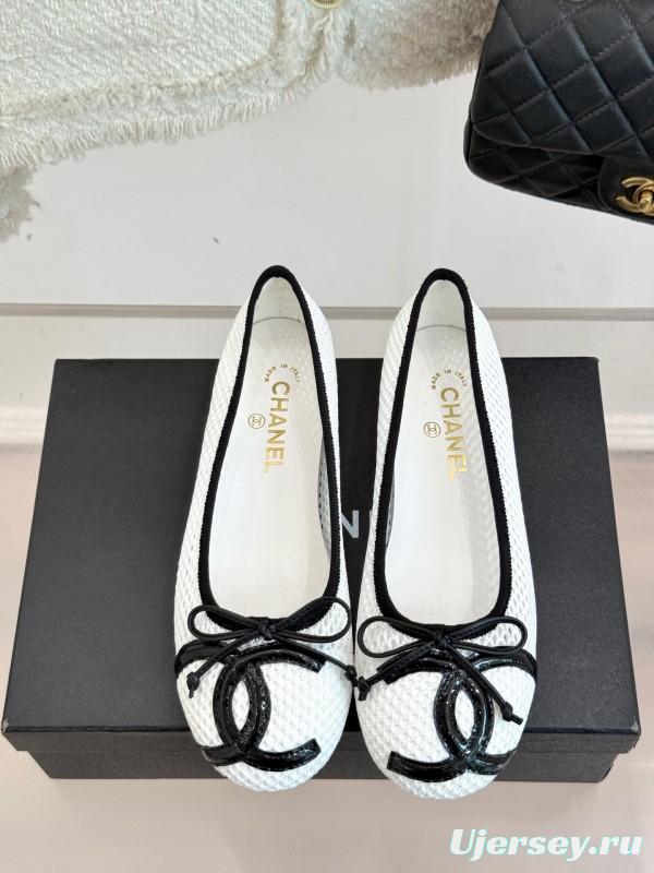 2025 Women Chanel White Black Leather Mesh Ballet Flats KFY00260
