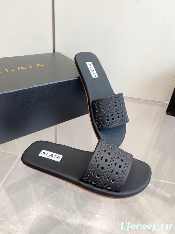 2025 Alaa Black Leather Slippers KFY00280