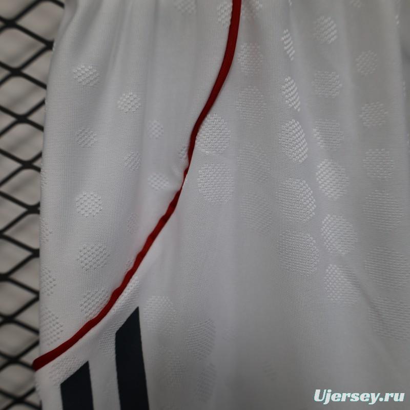 Player Version 25/26 Bayern Munich Home Shorts