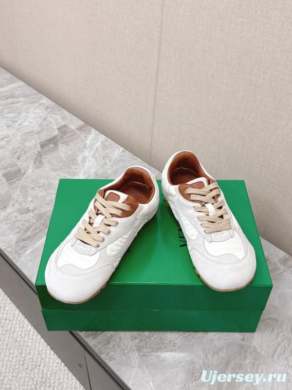 2025 Unisex Bottega Veneta White Nylon Suede Sneakers Woven Pattern KFY00290
