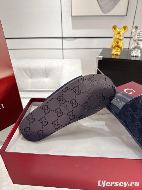 2025 Unisex Gucci Black Velvet Slippers GG Embossed AS00240