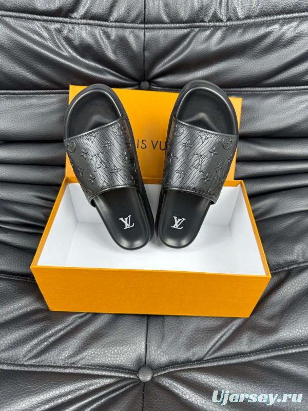 2025 Men Louis Vuitton Black Leather Slippers AS00170