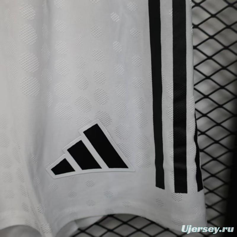 Player Version 25/26 Newcastle United Home Shorts