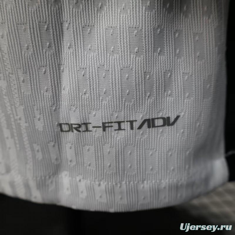 Player Version 25/26 Paris Saint-Germain White with Pink Trim Jersey