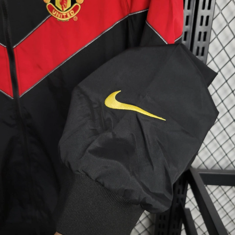 25/26 Manchester United Jacket Black/Red Windbreaker