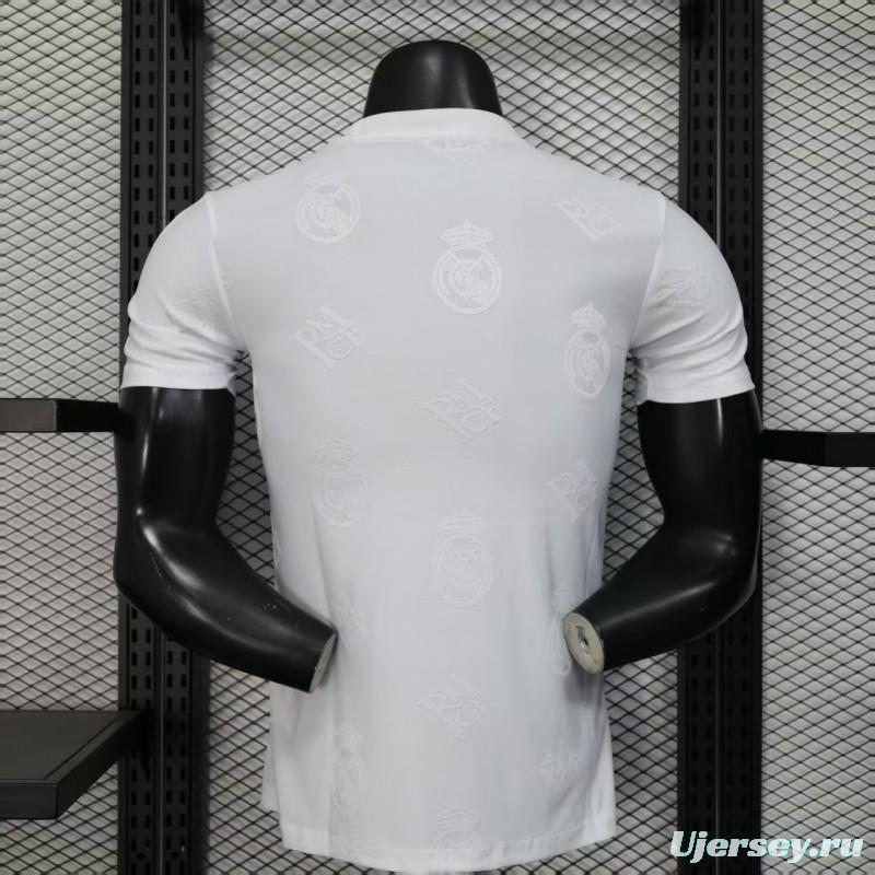 Player Version 25/26 Real Madrid White with Embossed Royal Crest Pattern Jersey