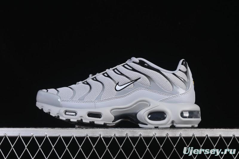 Nike Air Max Plus Retro Running Shoes with Air Cushion Technology - 852630-021