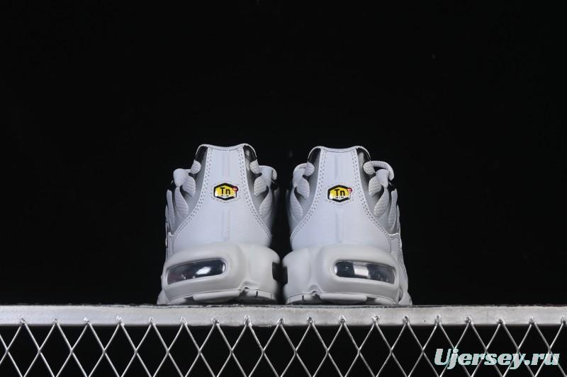 Nike Air Max Plus Retro Running Shoes with Air Cushion Technology - 852630-021