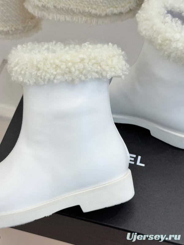Chanel 25K Series Two-Tone CC Fur Snow Boots - KFY00300