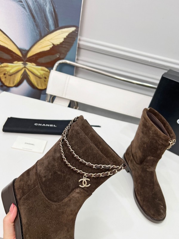 Chanel 2025 SS Quilted Chain Four-Leaf Clover CC Flat Ankle Boots - LY00400
