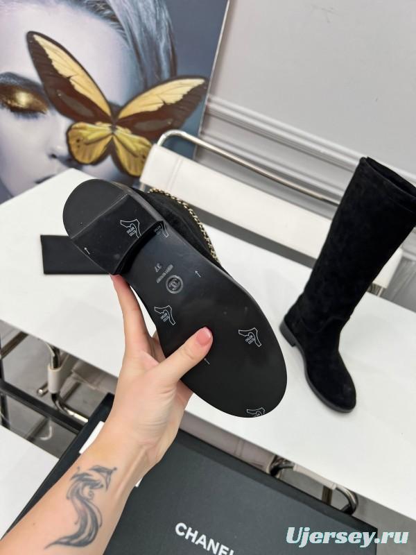 Chanel 2025 SS Quilted Leather Chain CC Logo Flat Ankle Boots - LY00510