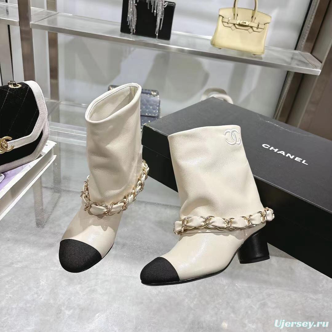 Chanel 2025 SS Runway Turn-Cuff Large Chain Block Heel Boots - LY00410