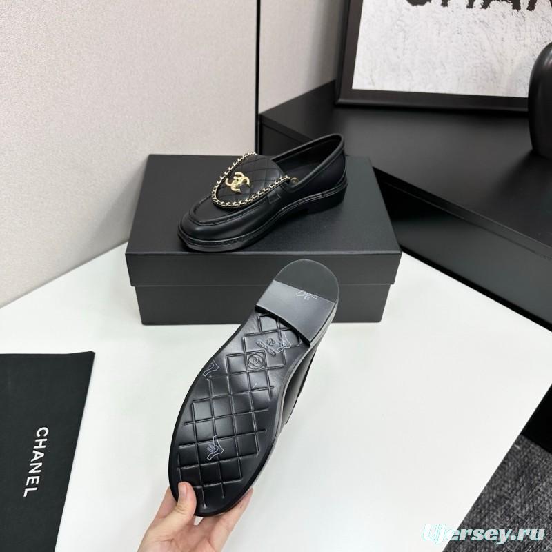 Chanel Classic Flap Chain CC Loafers with Buckle Closure - LY00320