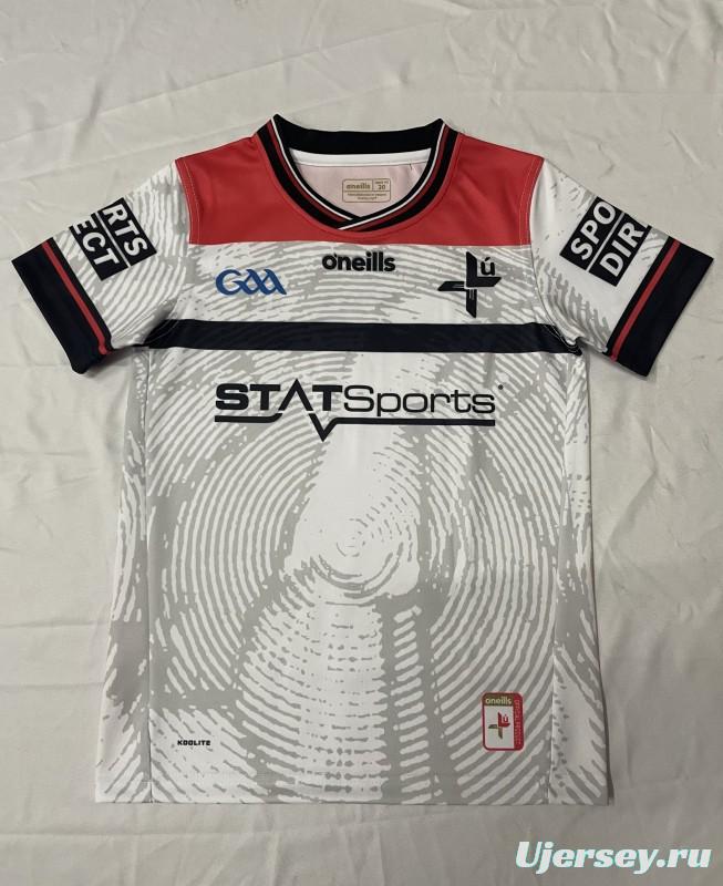 25/26 Kids Kildare GAA White with Red Shoulders and Circular Pattern Jersey