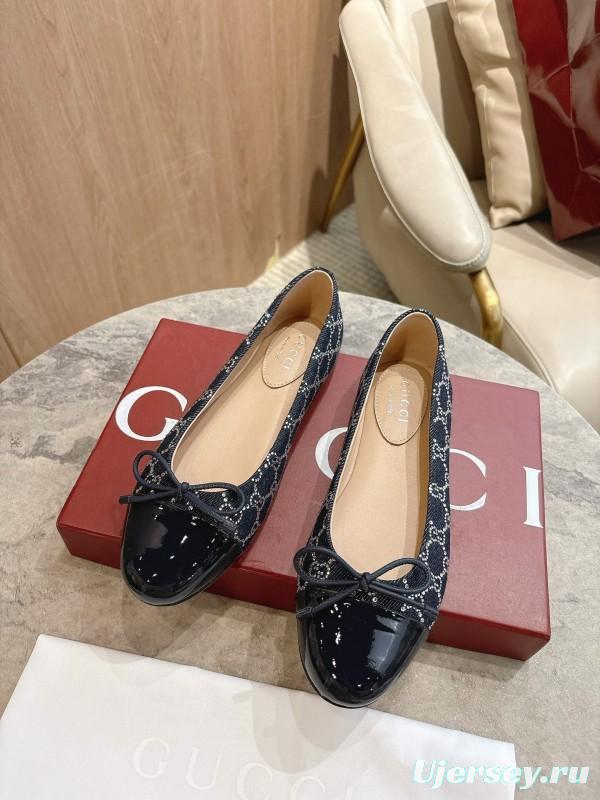 Gucci Women's Ballet Flats with Shiny GG Denim and Leather Bow - LY00330