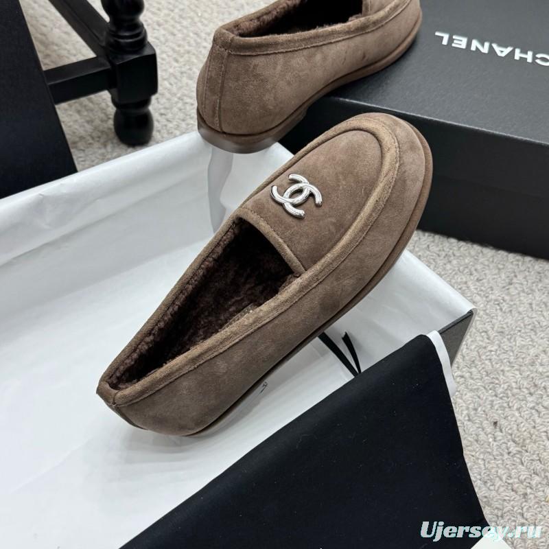 Chanel 2025 SS Teddy Fur Loafers with Double C Logo - KFY00300