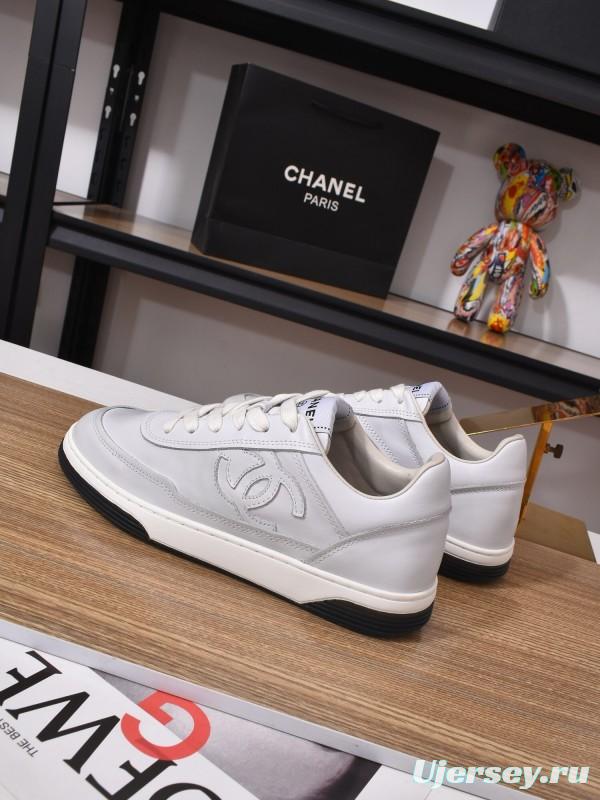 Chanel Loafers Classic Style with Gradient Logo and Platform Sole - KFY00350