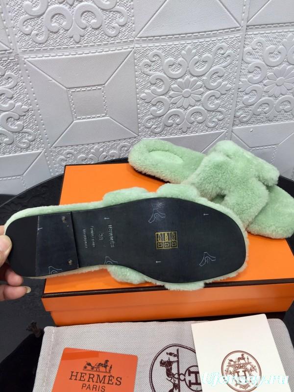 H Eiderdown Teddy Wool H-Logo Slippers Flat Sole Winter Home Shoes - LY00240