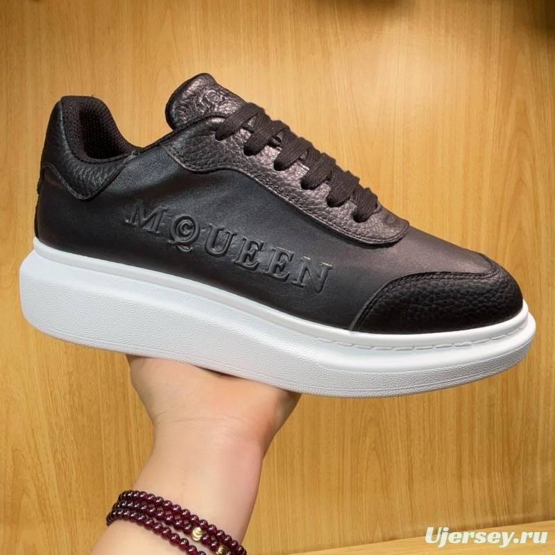 Alexander McQueen Spring 2025 Collection Platform Sneakers with Thick Sole Design - AS00320