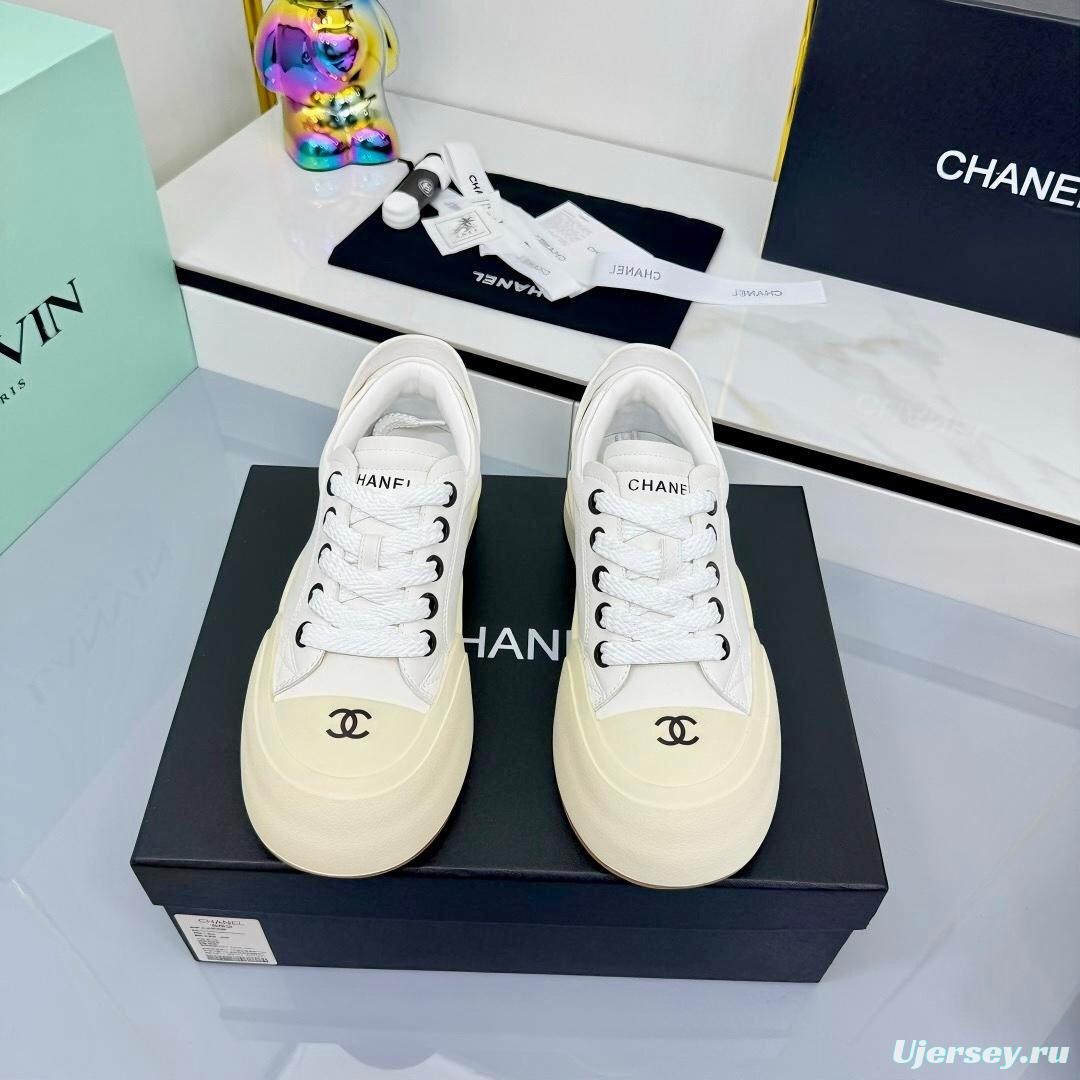 Chanel 2025 SS Casual Sneakers Panda Color Bread Shoes - LY00320