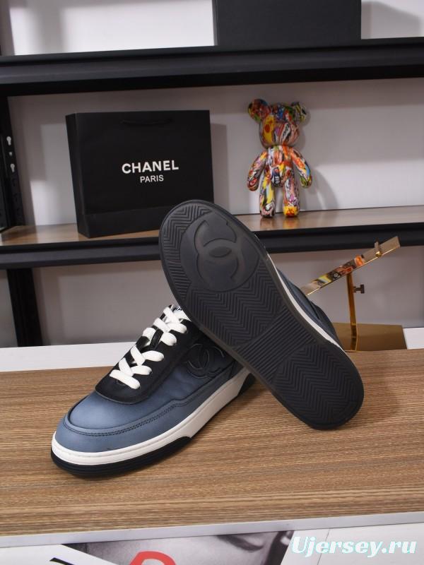 Chanel Classic Loafer with Gradient Logo and Platform Sole - KFY00350