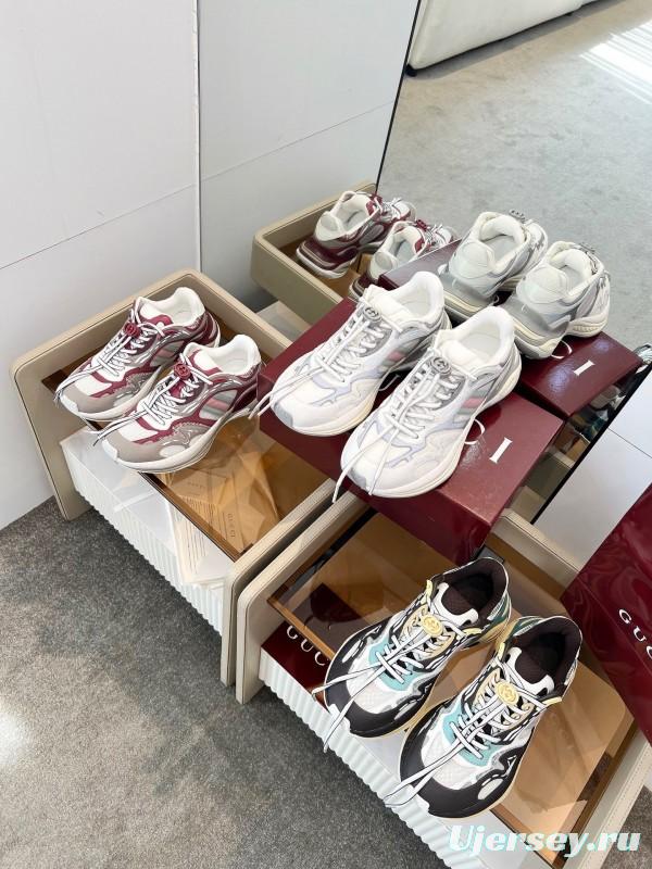 Gucci 2.0 Sneakers with Reflective Stripes and Retro Design - AS00450