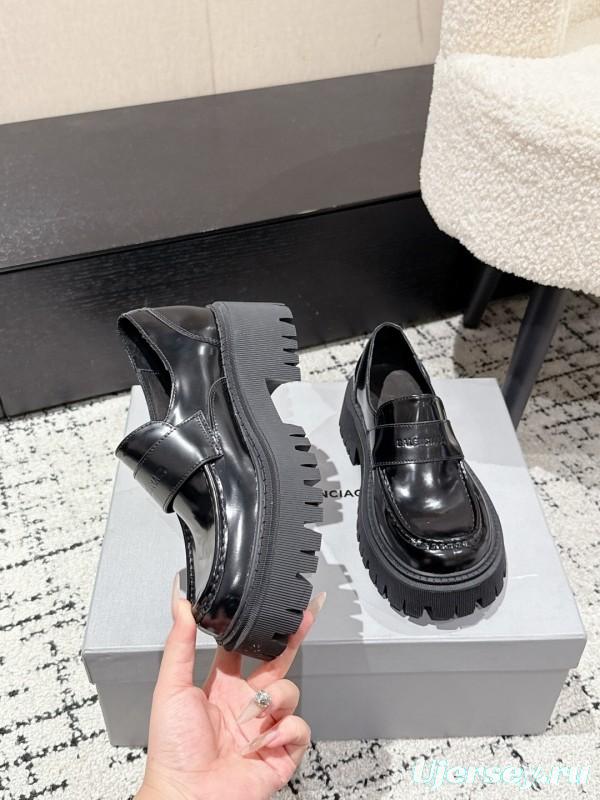 Balenciaga 2025 SS Loafers with Retro Design and Lightweight TPU Sole - KFY00320
