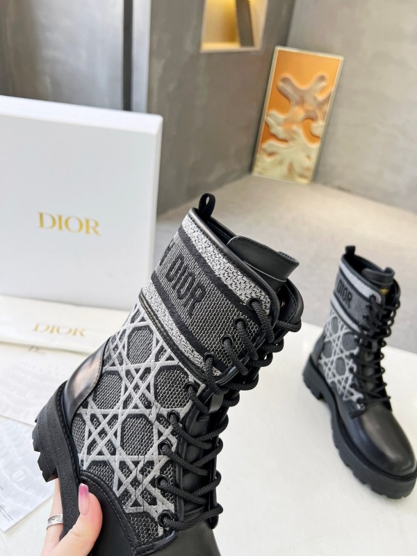 Dior Fall/Winter 2025 Retro Work Boots - Ly00350