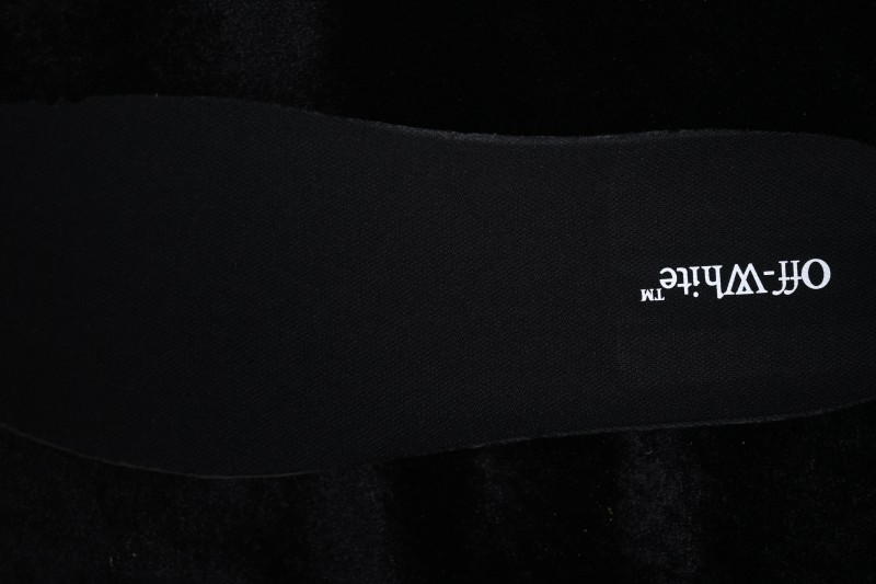 Off-White Out of Office Low-Top Skate Shoes in Black and White with Lettering - AJD4