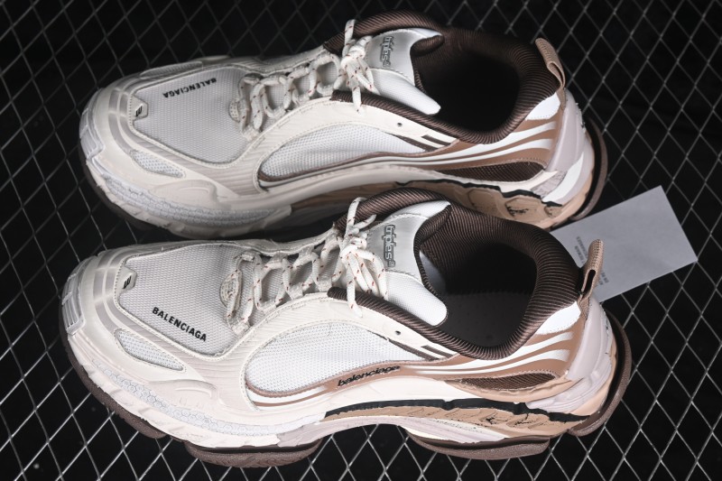 Balenciaga Triple S 2 Retro Running Shoes with Chunky Sole Design - WTRS22290