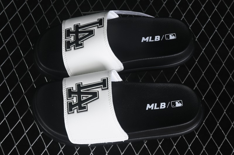MLB Chunky Mound Basic New York Yankees Summer Casual Slides - 3ALPCMM4N07IVS