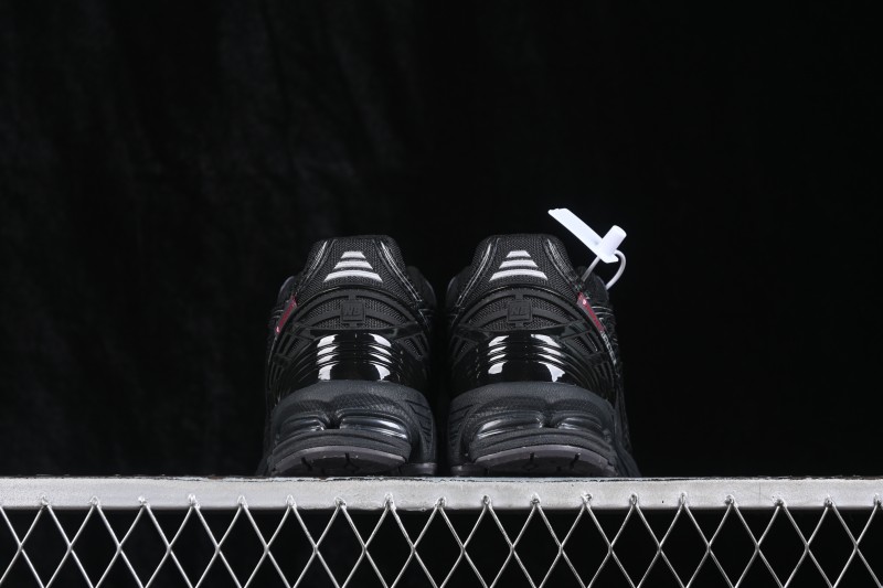 New Balance 1906 Series Retro Dad Style Running Shoes with T-Beam Arch Support and Visible Heel Cushioning - U1906ROE