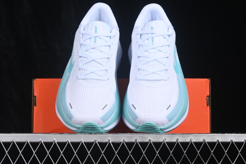 Nike Journey Run Cushioned Low-Top Running Shoes with Traction and Wear Resistance - DF5918-100