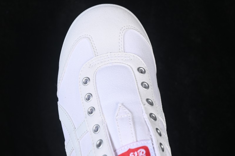Nike D3K0N-100 Performance Footwear with Precision Fit - B.C3
