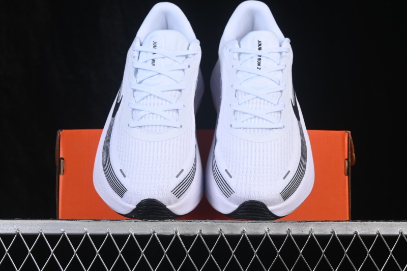 Nike Journey Run Low-Top Running Shoes with Cushioning, Anti-Slip and Wear-Resistant Design - FB7765-006